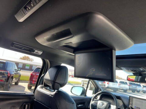 2025 Toyota Sienna Woodland Edition