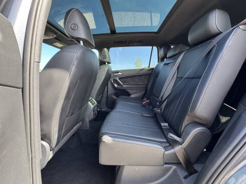 2022 Volkswagen Tiguan SE R-Line Black