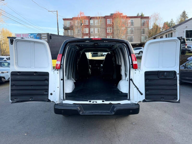 2025 Chevrolet Express 2500