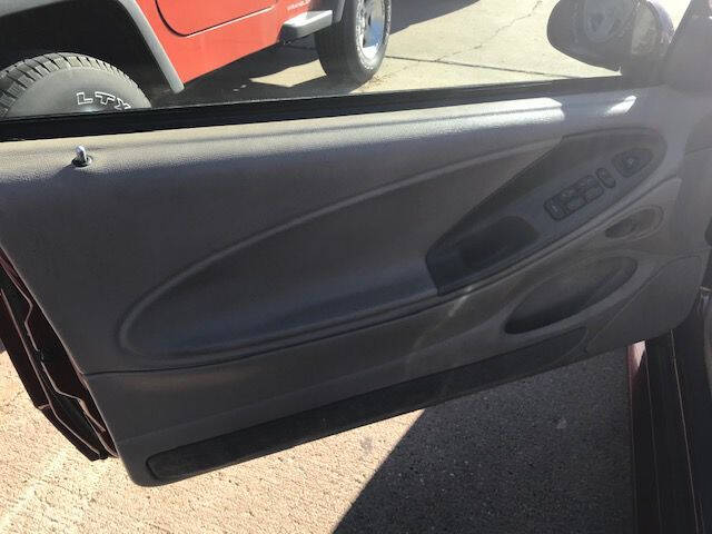 2004 Ford Mustang GT Deluxe