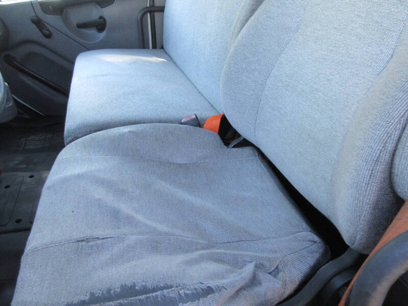 2013 Freightliner M2 106