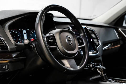 2017 Volvo XC90 T6 Momentum