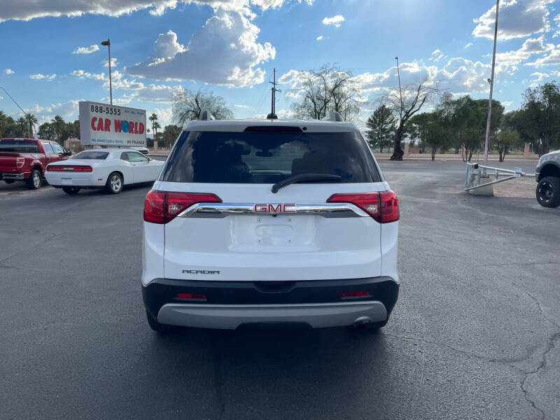2017 GMC Acadia SLE-2