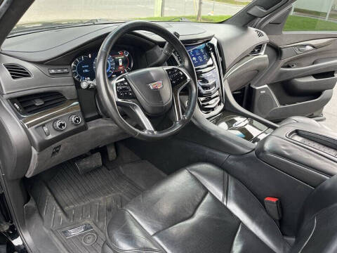 2017 Cadillac Escalade Platinum