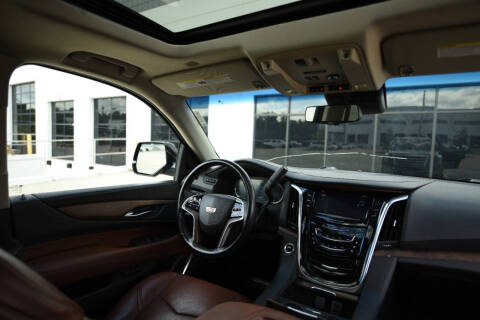 2017 Cadillac Escalade Luxury