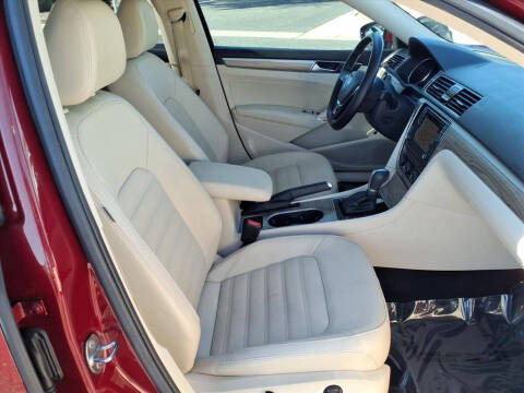 2018 Volkswagen Passat 2.0T SEL Premium