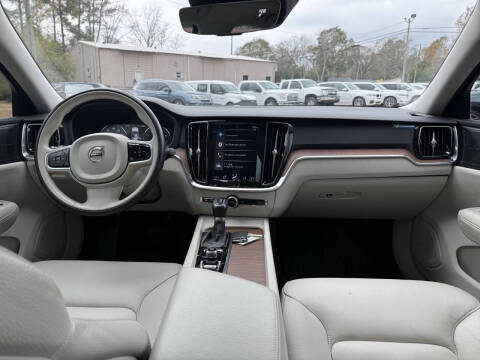 2019 Volvo S60 T6 Momentum