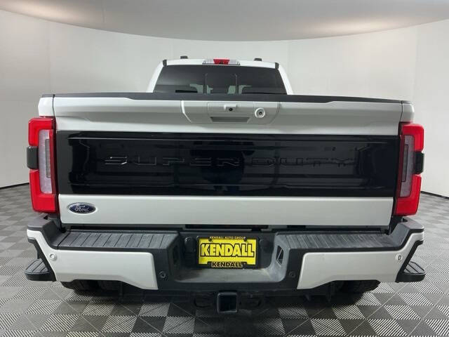 2025 Ford F-450 Super Duty Platinum