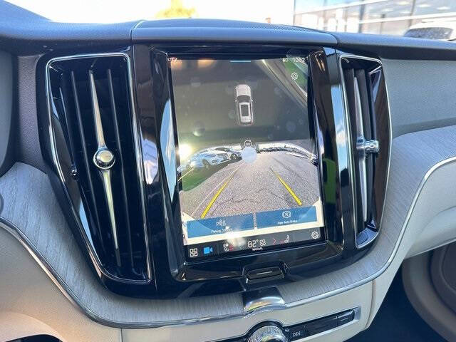 2025 Volvo XC60 T8 Plus Dark Theme