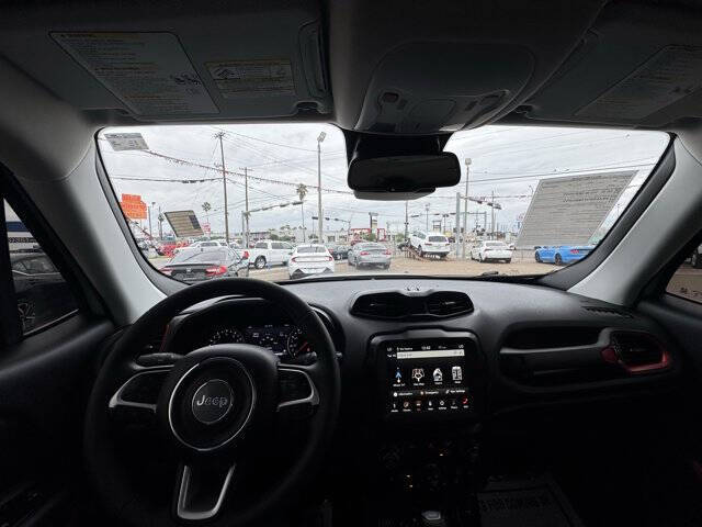 2023 Jeep Renegade Trailhawk