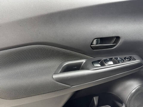 2020 Nissan Kicks S