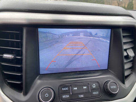 2017 GMC Acadia SLE-2