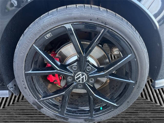 2024 Volkswagen Golf GTI 380 S