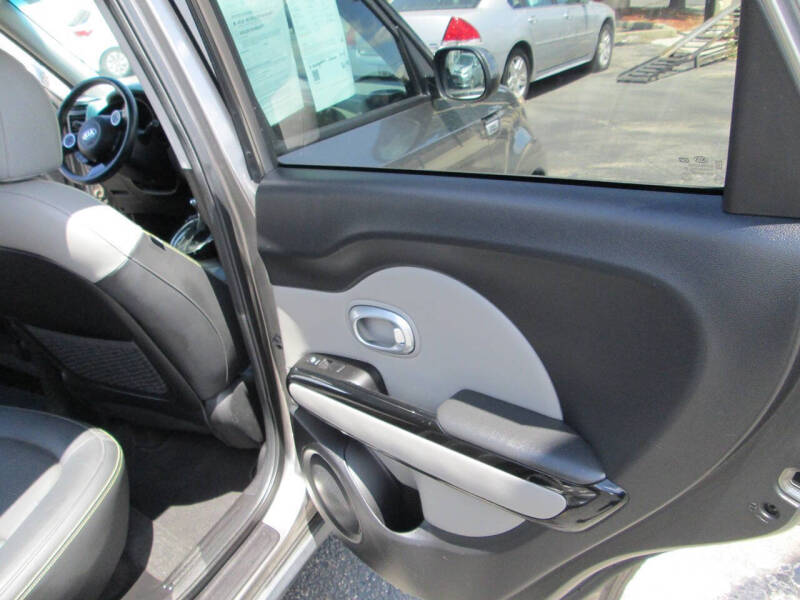 2016 Kia Soul +