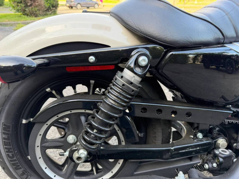 2022 Harley-Davidson XL883N Iron 883
