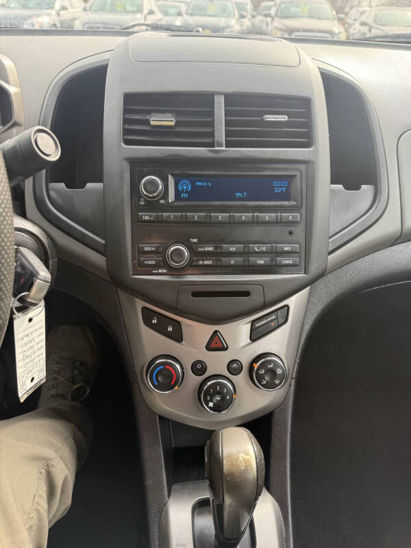 2013 Chevrolet Sonic LS Auto