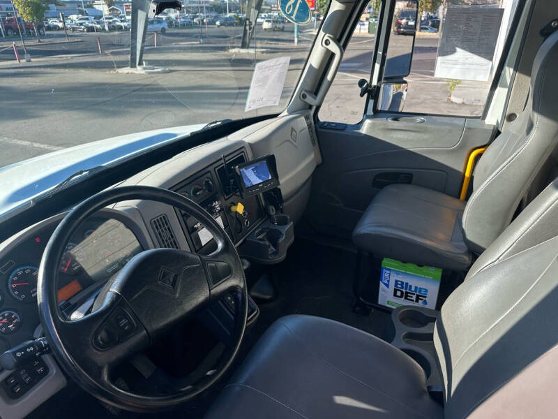 2018 International DuraStar 4300