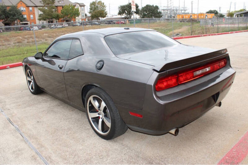 2013 Dodge Challenger SRT8 photo 3