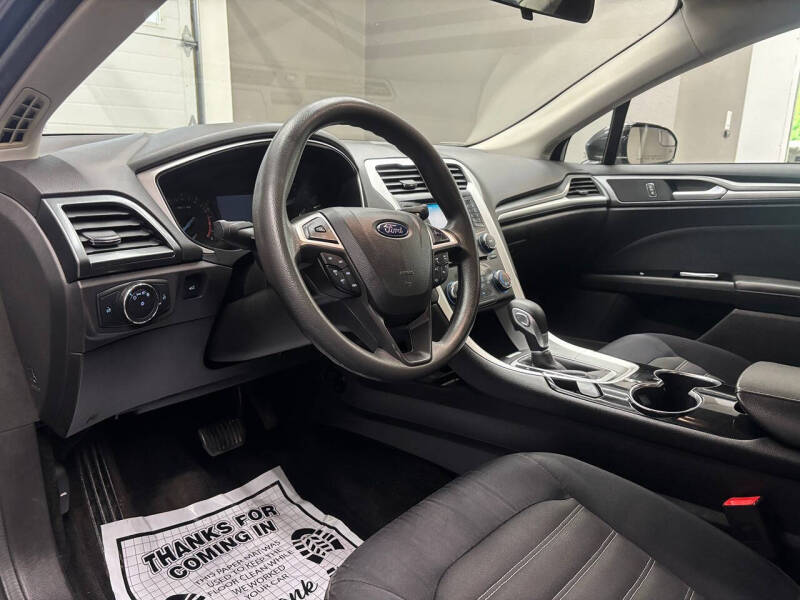 2015 Ford Fusion SE