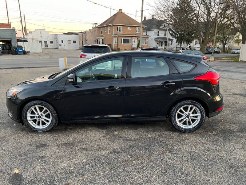 2015 Ford Focus SE photo 2