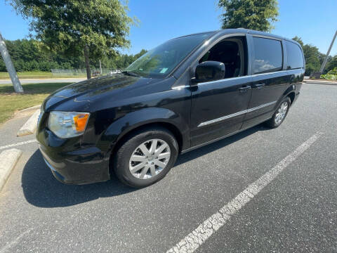 2016 Chrysler Town and Country for sale at Maxx Used Cars in Pittsboro NC