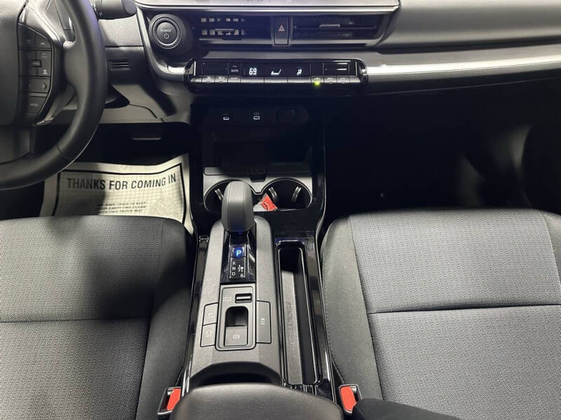 2025 Toyota Prius LE