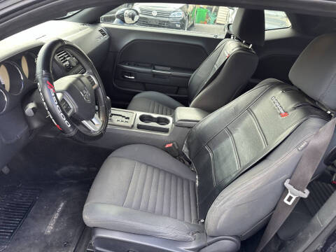 2012 Dodge Challenger SXT