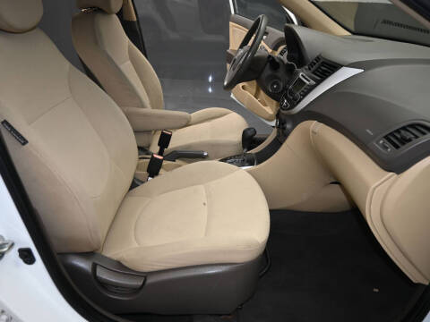 2013 Hyundai Accent GLS