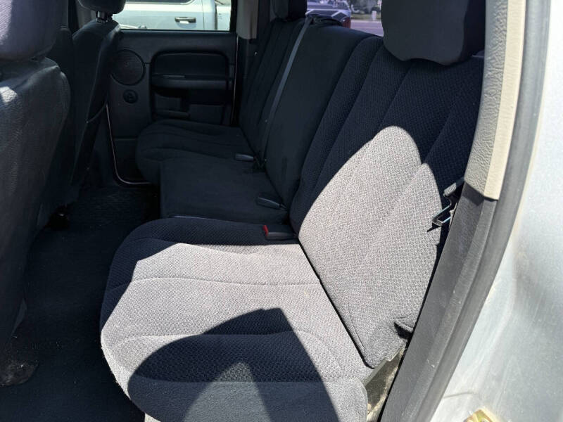 2004 Dodge Ram 1500 SLT