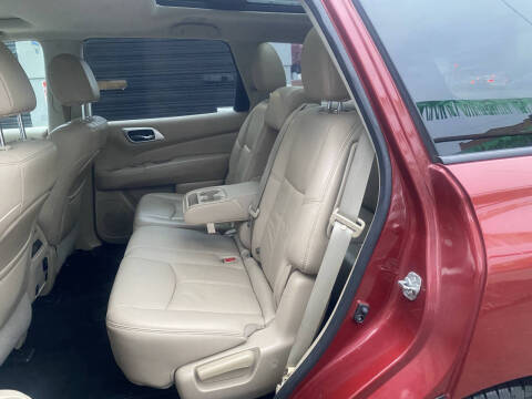 2017 Nissan Pathfinder SL