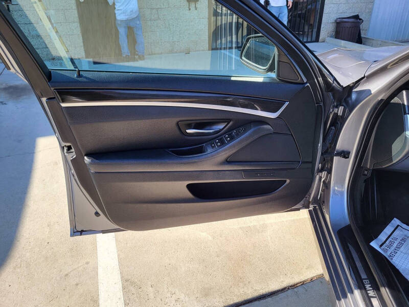 2012 BMW 5 Series 528i