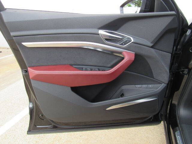 2022 Audi e-tron S quattro Prestige