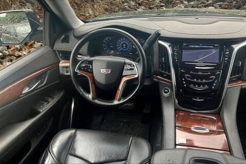 2017 Cadillac Escalade Standard