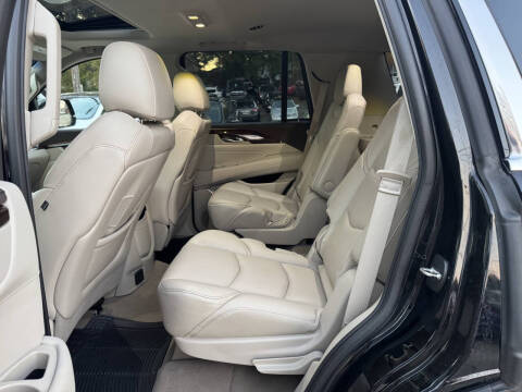 2017 Cadillac Escalade Luxury