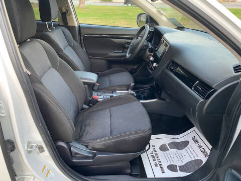 2020 Mitsubishi Outlander ES