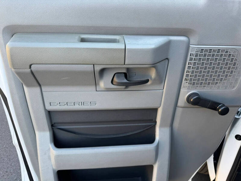 2010 Ford E-Series E-250