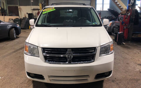 2009 Dodge Grand Caravan for sale at Six Brothers Mega Lot in Youngstown OH