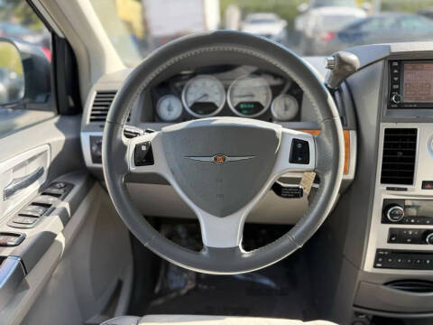 2008 Chrysler Town and Country Limited