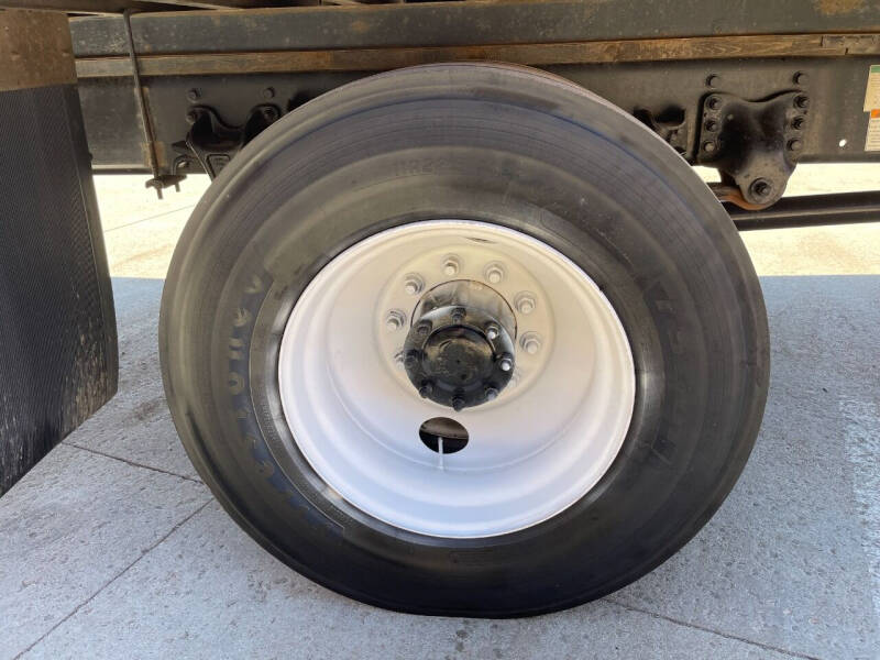 2013 Freightliner Business class M2