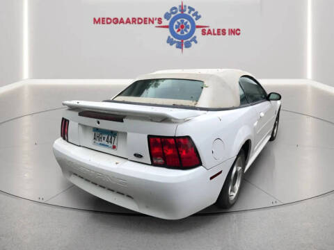 2003 Ford Mustang