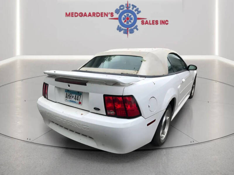 2003 Ford Mustang