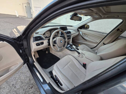 2012 BMW 3 Series 328i