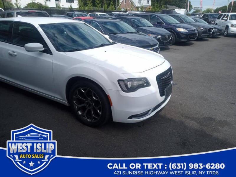 2017 Chrysler 300