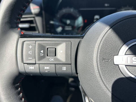 2025 Nissan Kicks SR