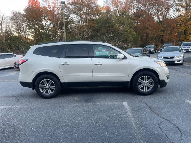 2015 Chevrolet Traverse 2LT photo 5