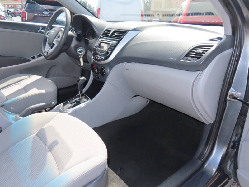 2013 Hyundai Accent GLS
