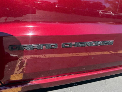 2020 Jeep Grand Cherokee Laredo