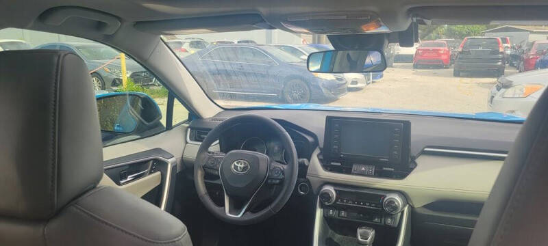 2020 Toyota RAV4 XLE Premium