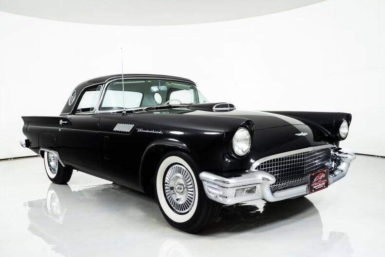 1957 Ford Thunderbird