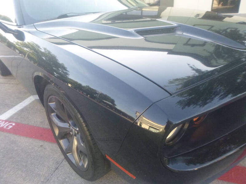 2018 Dodge Challenger SXT Plus